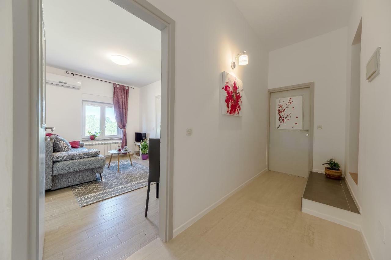 Apartment Lavander 02 พูลา ภายนอก รูปภาพ